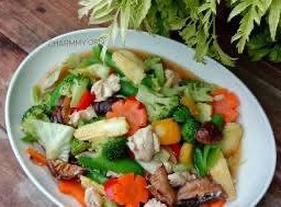 ผัดผักรวมไก่(กับข้าว)