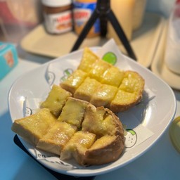 ปังปิ้งหน้าเนยนม-น้ำตาล