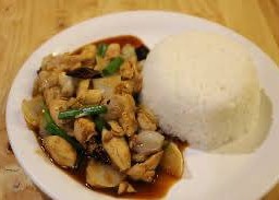 ผัดน้ำมันหอยไก่ราดข้าว