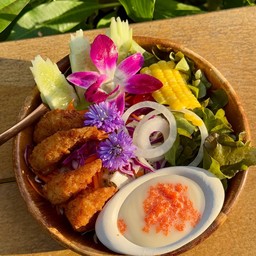สลัดกุ้งทอด