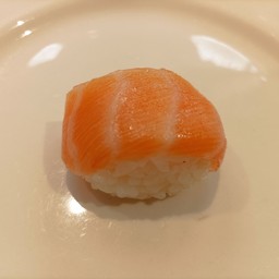 ซูชิแซลม่อนสด