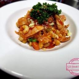 มักกระโรนี ไส้กรอกไก่รมควัน