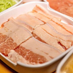 สามชั้นคอนโด