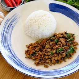 ข้าว  กระเพรา   เนื้อ