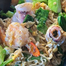 ผัดมาม่าทะเล