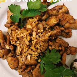 ไก่ทอดพริกไทยดำ(กับข้าว)