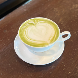 มัทฉะลาเต้ร้อน