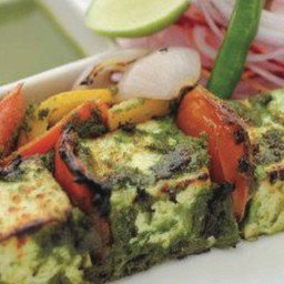 เต้าหู้ผักทิกก้าใส่ผักโขม สะระแหน่และผักชี