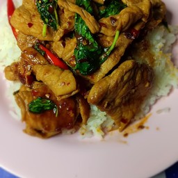 กระเพรา หมูชิ้น