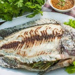 เมี่ยงปลาส้มตำ (เจ้แอม 4 แยก)