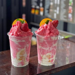 สตอเบอรี่โยเกิร์ต