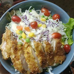 สลัดไก่กรอบทองคัสซึ