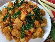 ผัดฉ่าไก่(กับข้าว)