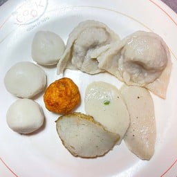 ลูกชิ้นรวมลวก