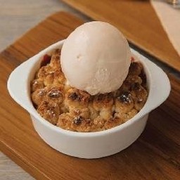 Strawberry Crumble สตรอเบอรี่ครัมเบิ้ล