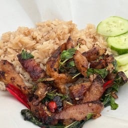 ข้าวมันกะเพราคอหมู