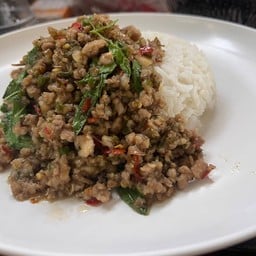 ครัวหลังบ้าน by Makato