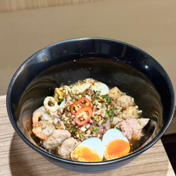 ก๋วยเตี๋ยวต้มยำรวมมิตร จัมโบ้