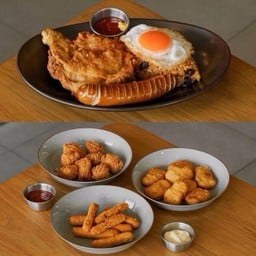 ข้าวผัดอเมริกัน + ของทานเล่น + โค้ก