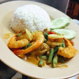 ข้าวเครื่องแกงทะเล (หมึก,กุ้ง)