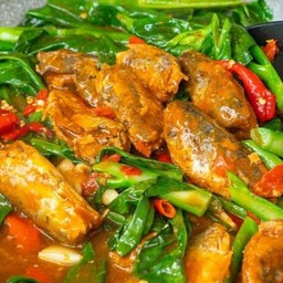 คะน้าปลากระป๋อง (กับข้าว)