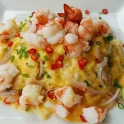 ข้าวไข่ข้นกุ้งแซ่บ