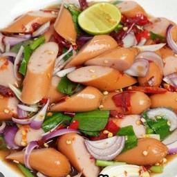 ยำไส้กรอก