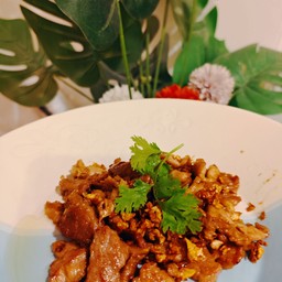 หมูกระเทียม