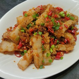 สามชั้นคั่วพริกเกลือ