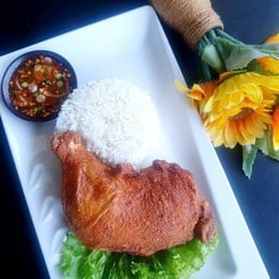 ข้าวไก่ทรงเครื่อง