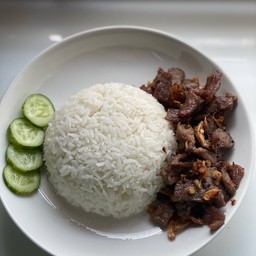 ข้าวทอดกระเทียมพริกไทย