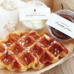 Croffle : Clotted cream&Jam ครอฟเฟิลคลอตเต็ทครีม & แยม