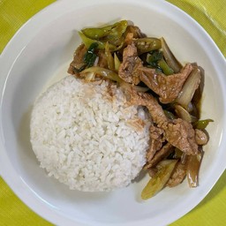 ข้าวหมูผัดพริกหยวก