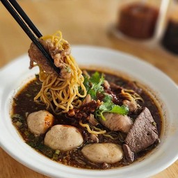 ก๋วยเตี๋ยวเรือหมูน้ำ พิเศษ