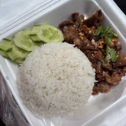 ข้าวหมูทอดกระเทียมพริกไทย