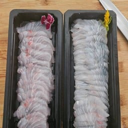 ปลาทะเลสดๆ ผ่านการทำอิเคจิเมะมาแล้ว