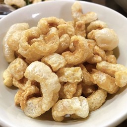 ก๋วยเตี๋ยวเนื้อเจ๊นุช (มีหมูตุ๋นแยกหม้อ)