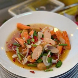 ยำไส้กรอกปูอัด