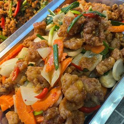 ไก่กรอบผัดซอสพริก