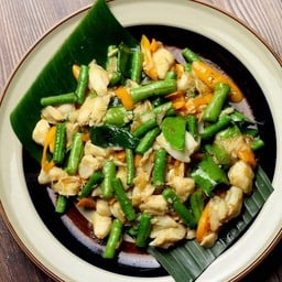 ปูก้อนผัดพริกเหลือง