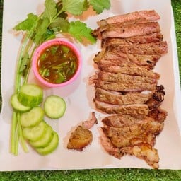 ร้านแนนไส้ย่างคอหมูย่างเนื้อย่าง