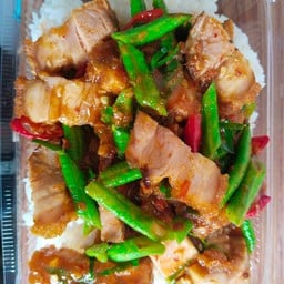 หมูกรอบน้องอลิซ