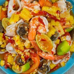 ยำข้าวโพดทะเลรวม