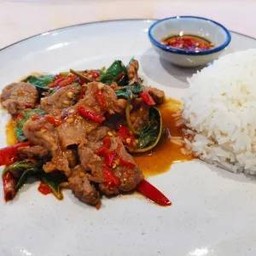 ข้าวกะเพราเนื้อนุ่ม