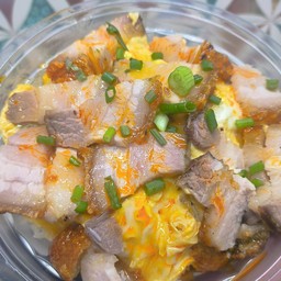 ไข่ข้นหมูกรอบ