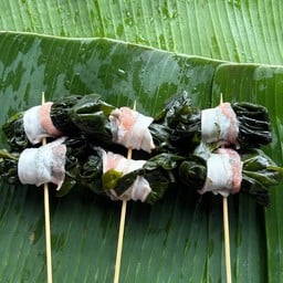 สาหร่ายวากาเมะพันหมูสามชั้น