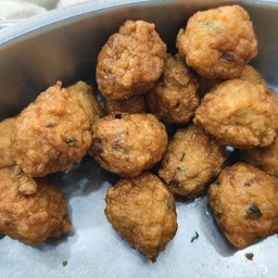ลูกชิ้นกุ้ง Shrimpball ราคาต่อลูกไม่มีน้ำจิ้มค่ะ