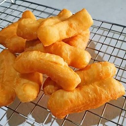 ปาท่องโก๋ตัวคู่