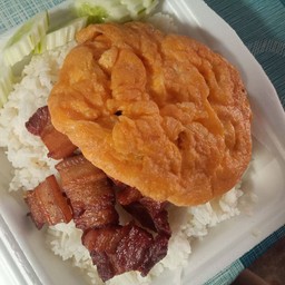 ข้าวหมูทอดไข่เจียว