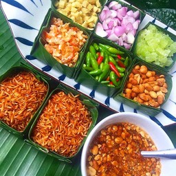เมี่ยงคำชุดเครื่องจ้านพร้อมทาน
